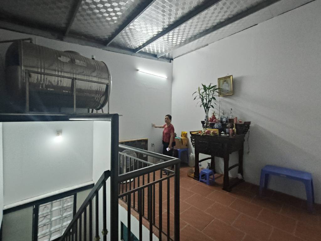 Bán nhà Định Công Hạ - diện tích 39.5m2 3 tầng - GẦN PHỐ, GẦN Ô TÔ - giá 4,1 tỷ