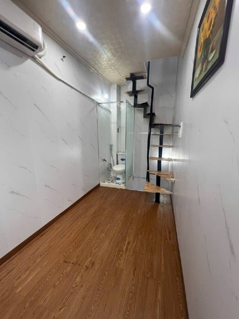 Bán nhà Tân Mai - 10m2 5 tầng - ngõ thông, gần ô tô tránh, giá 1,5 tỷ