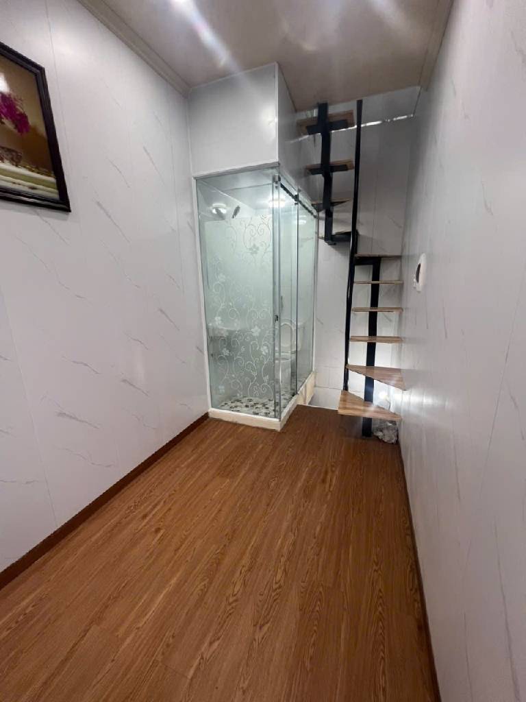 Bán nhà Tân Mai - 10m2 5 tầng - ngõ thông, gần ô tô tránh, giá 1,5 tỷ