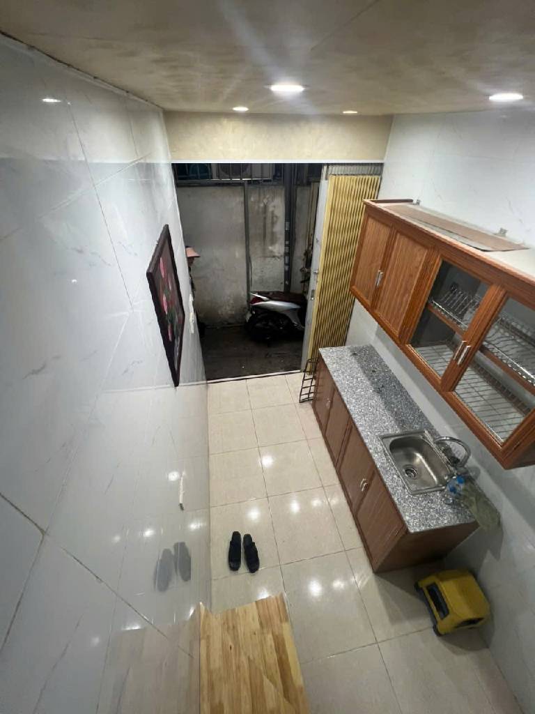 Bán nhà Tân Mai - 10m2 5 tầng - ngõ thông, gần ô tô tránh, giá 1,5 tỷ