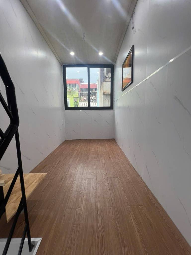 Bán nhà Tân Mai - 10m2 5 tầng - ngõ thông, gần ô tô tránh, giá 1,5 tỷ