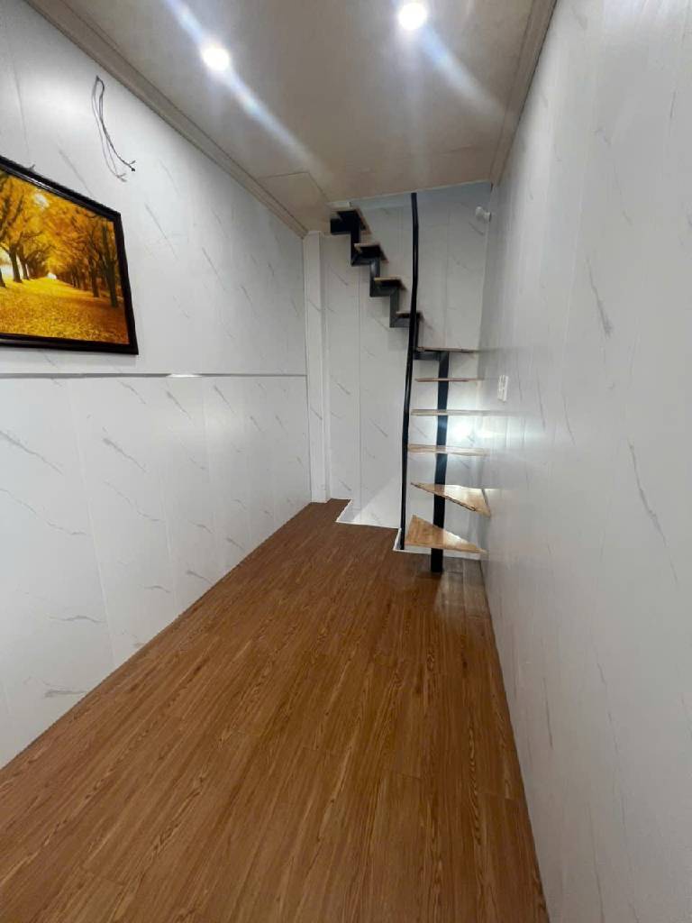 Bán nhà Tân Mai - 10m2 5 tầng - ngõ thông, gần ô tô tránh, giá 1,5 tỷ