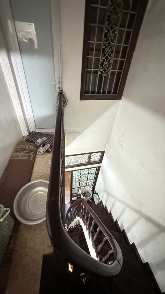 Bán nhà Ngõ Thống Nhất - diện tích 89m2 3 tầng - Sổ đỏ chính chủ - giá 21 tỷ