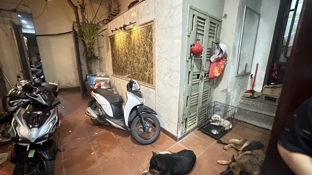 Bán nhà Ngõ Thống Nhất - diện tích 89m2 3 tầng - Sổ đỏ chính chủ - giá 21 tỷ