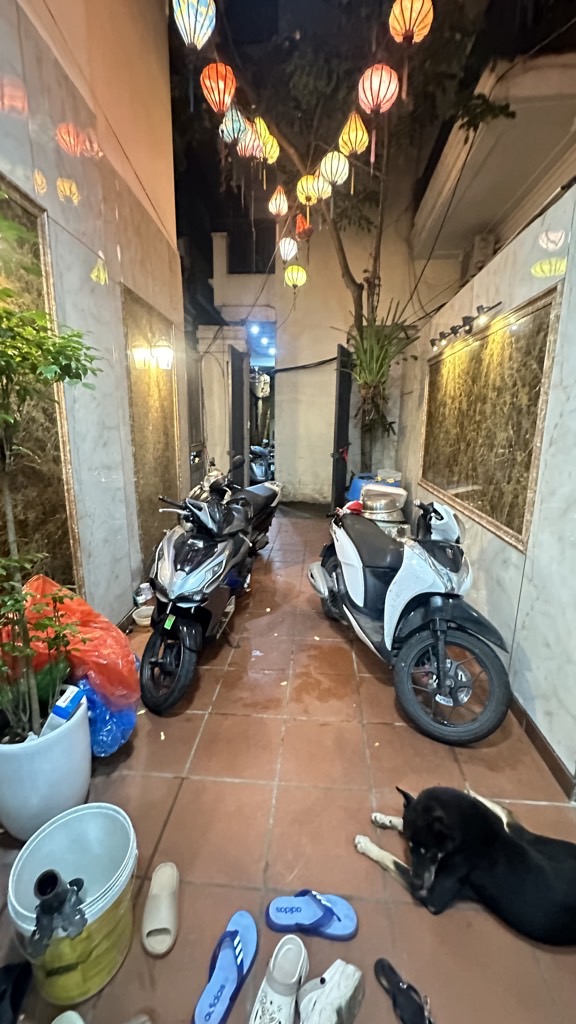 Bán nhà Ngõ Thống Nhất - diện tích 89m2 3 tầng - Sổ đỏ chính chủ - giá 21 tỷ