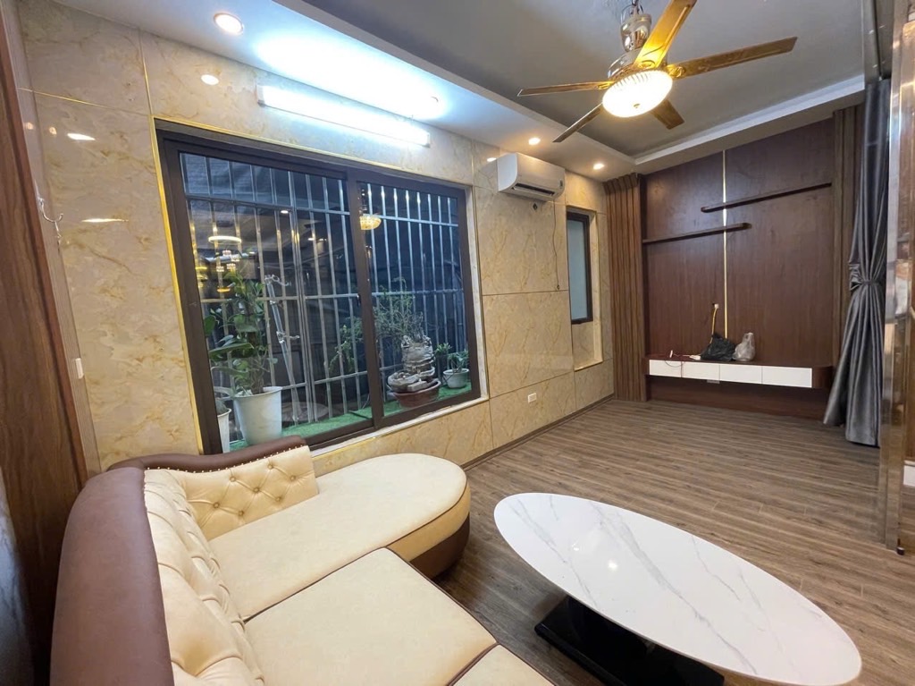 Bán nhà Nhân Hòa - 40m2 6 tầng - ô tô đỗ cửa, kinh doanh sầm uất, full nội thất