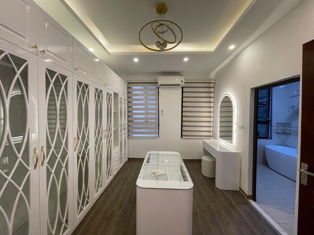 Bán nhà Nhân Hòa - 40m2 6 tầng - ô tô đỗ cửa, kinh doanh sầm uất, full nội thất