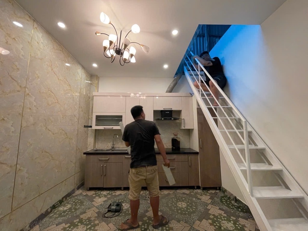 Bán nhà Nhân Hòa - 40m2 6 tầng - ô tô đỗ cửa, kinh doanh sầm uất, full nội thất