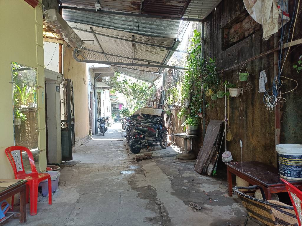 Bán nhà Nguyễn Khoái - diện tích 72m2 1 tầng - C4 có 3 phòng trọ - giá 7,5 tỷ