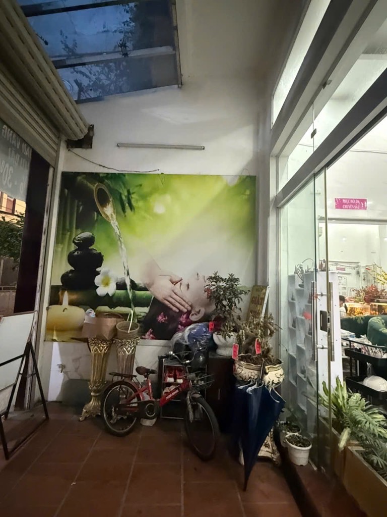 Bán nhà mặt ngõ phố Hoa Lâm 90,1m2 x 3 tầng, Q. Long Biên - Giá 21,95 tỷ - Ảnh 2