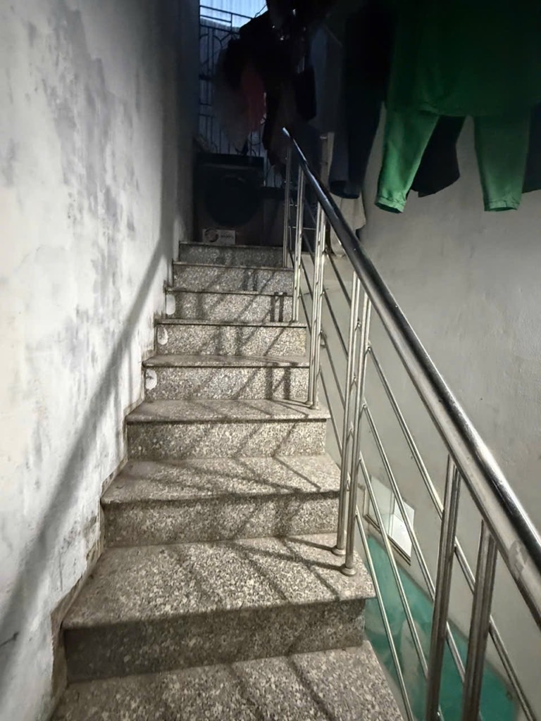 Bán nhà mặt ngõ phố Hoa Lâm 90,1m2 x 3 tầng, Q. Long Biên - Giá 21,95 tỷ - Ảnh 4