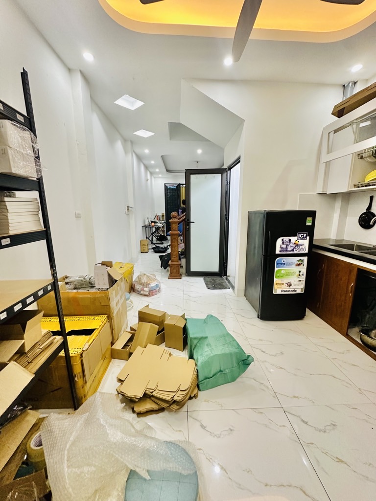 Bán nhà Định Công Hạ - diện tích 43m2 2 tầng - Ô tô đỗ cách nhà 30m - giá 2,5 tỷ