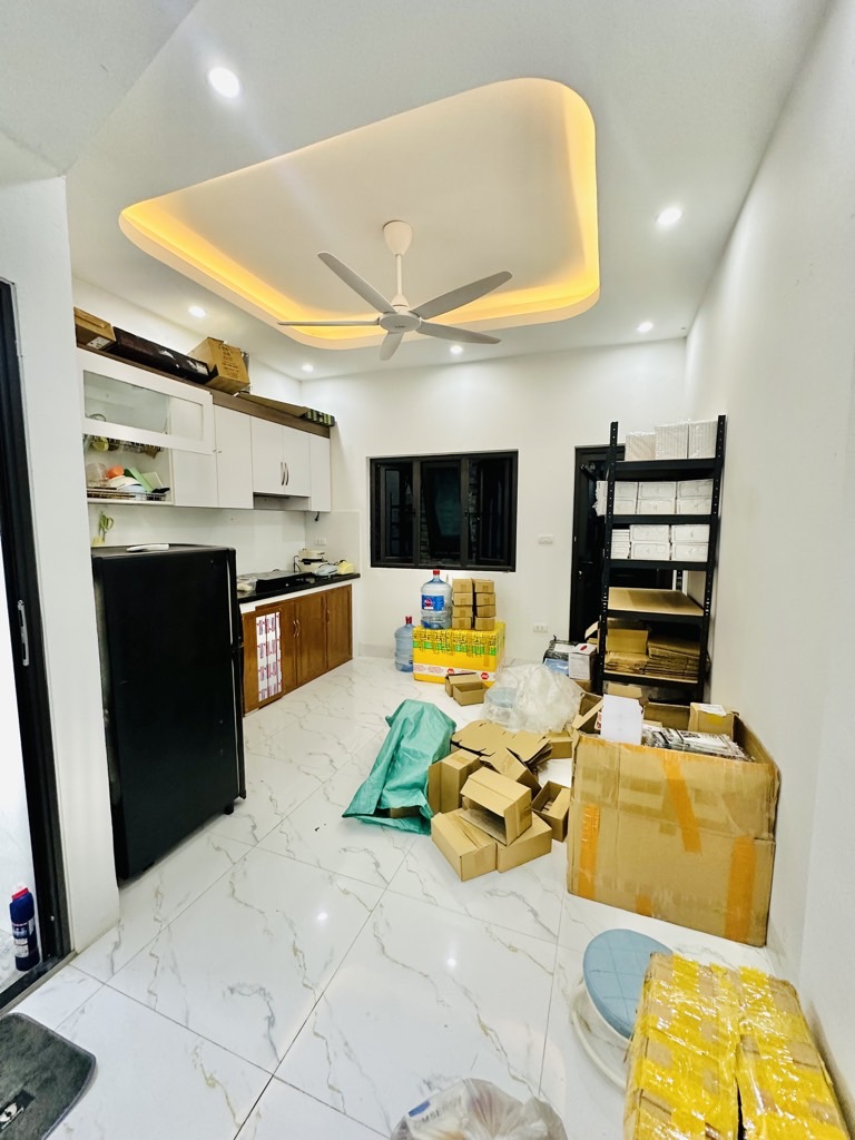 Bán nhà Định Công Hạ - diện tích 43m2 2 tầng - Ô tô đỗ cách nhà 30m - giá 2,5 tỷ