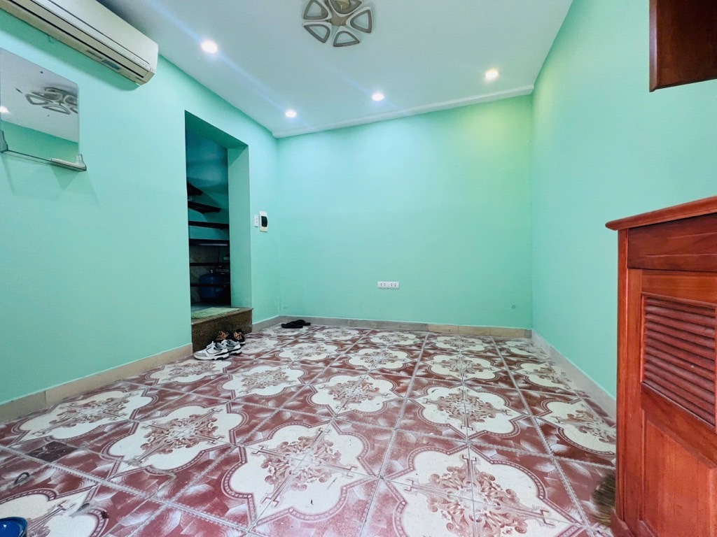 Bán nhà Hào Nam - diện tích 20m2 3 tầng - Nhà đẹp hiếm có - giá 2,68 tỷ