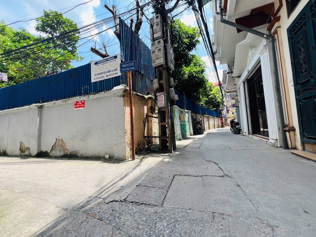 Bán nhà Hào Nam - diện tích 20m2 3 tầng - Nhà đẹp hiếm có - giá 2,68 tỷ