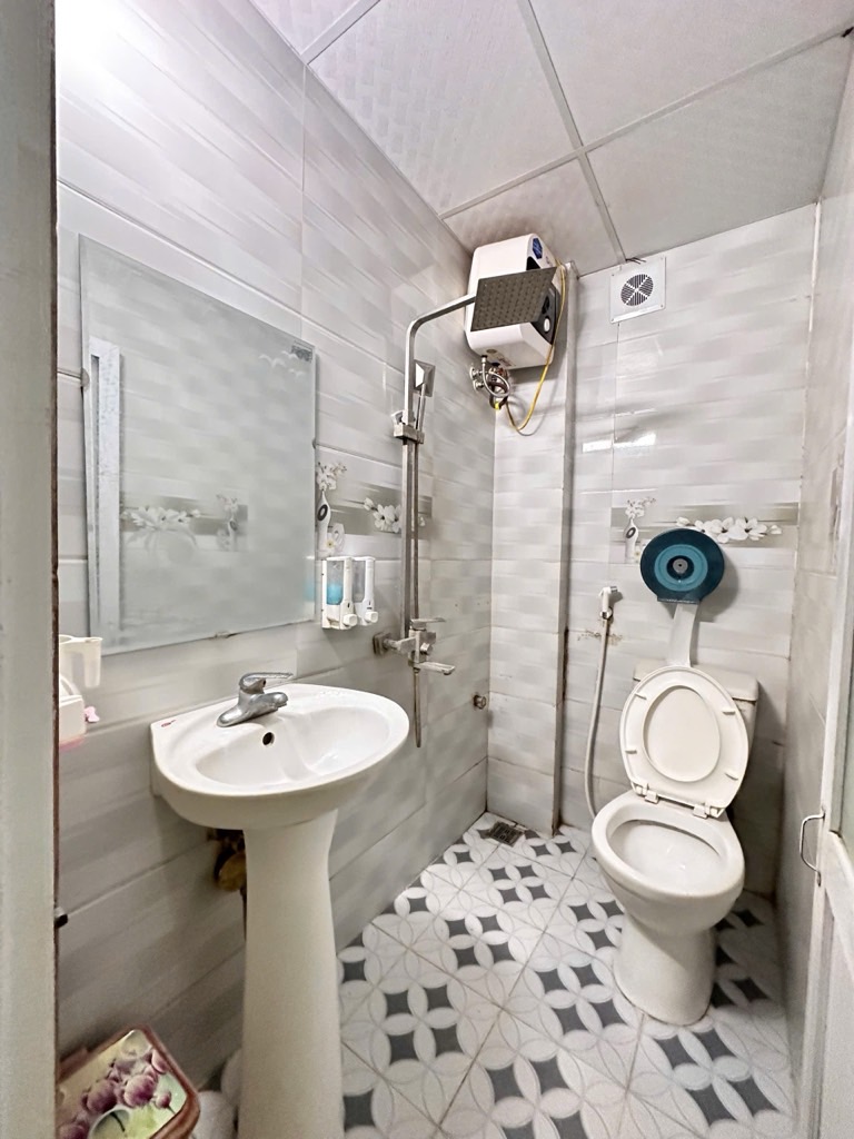 Bán nhà Quan Thổ 1 - diện tích 53m2 5 tầng - 2 mặt thoáng, ngõ ô tô tránh - giá 24 tỷ