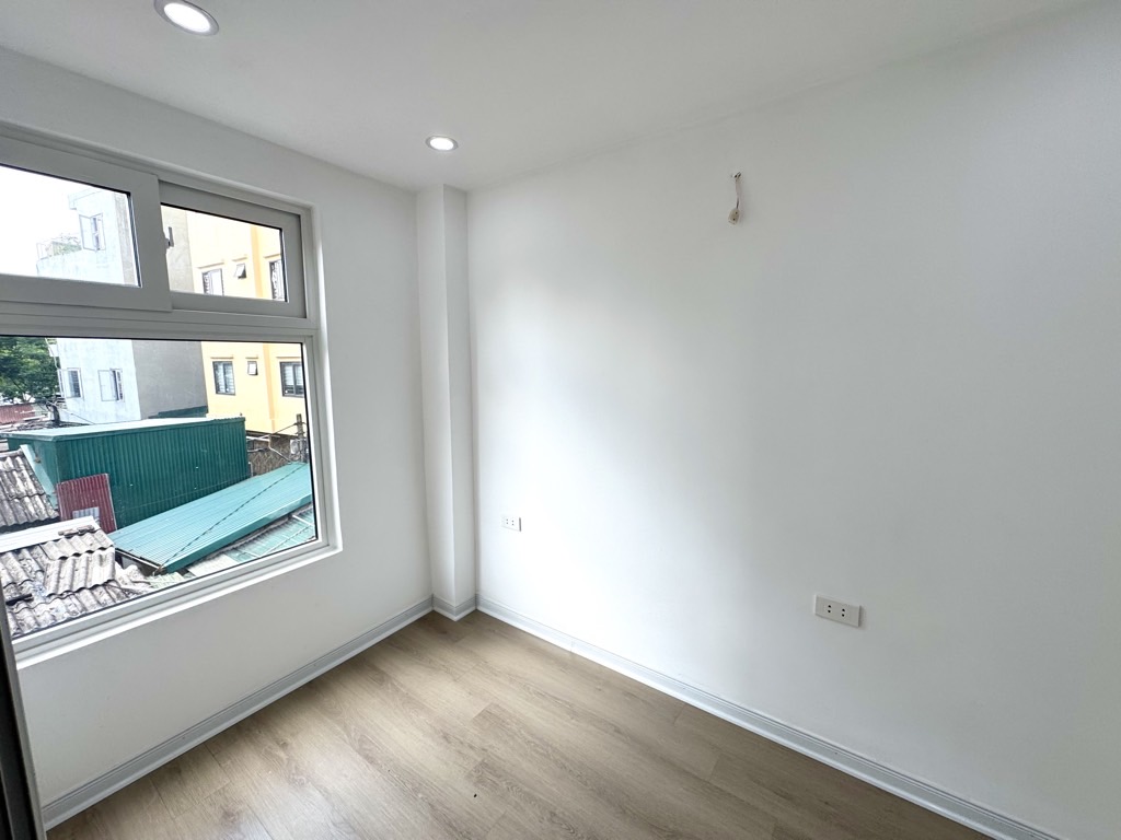 Bán nhà Đường Ven Hồ Ba Mẫu - diện tích 9m2 5 tầng - Ô tô đỗ cách nhà 5 mét - giá 1,99 tỷ