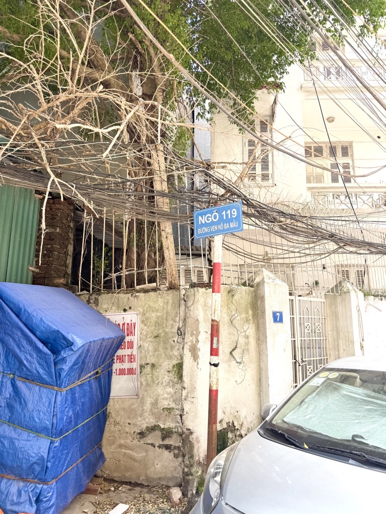 Bán nhà Đường Ven Hồ Ba Mẫu - diện tích 9m2 5 tầng - Ô tô đỗ cách nhà 5 mét - giá 1,99 tỷ