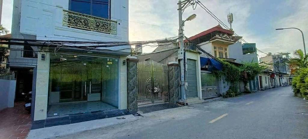 Bán nhà Nguyễn Khoái - diện tích 30m2 5 tầng - ô tô đỗ cửa - giá 6,35 tỷ