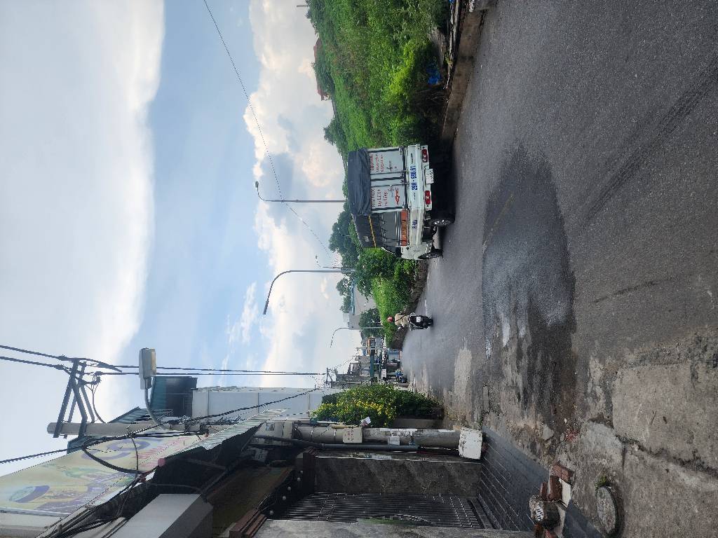 Bán nhà Nguyễn Khoái - diện tích 30m2 5 tầng - ô tô đỗ cửa - giá 6,35 tỷ