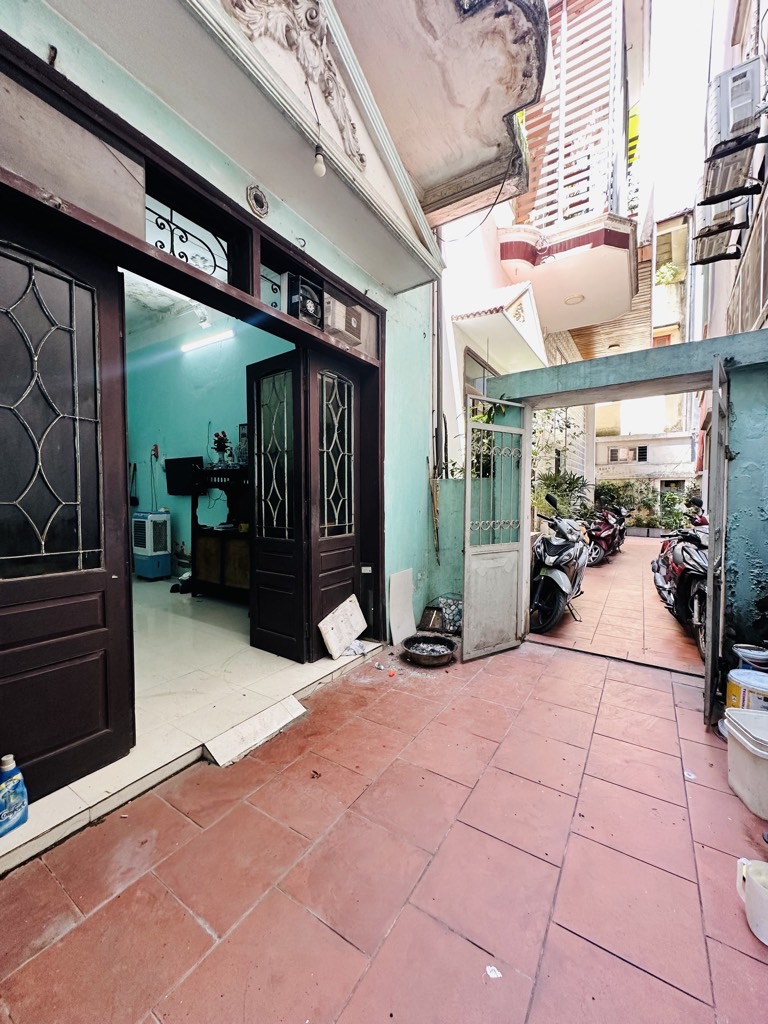 Bán nhà Ngọc Hồi - diện tích 54m2 1 tầng - Nhà mái bằng - giá 5,4 tỷ