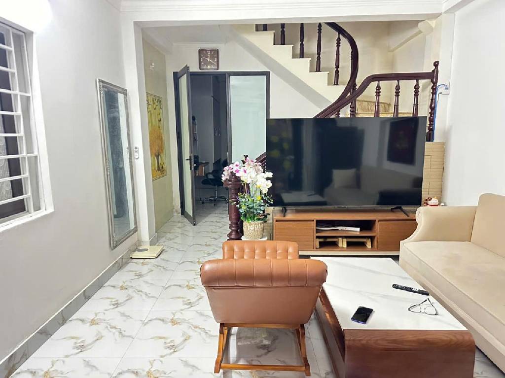 Bán nhà Nguyễn Trãi - diện tích 49m2 5 tầng - Lô góc, nở hậu - giá 9,5 tỷ