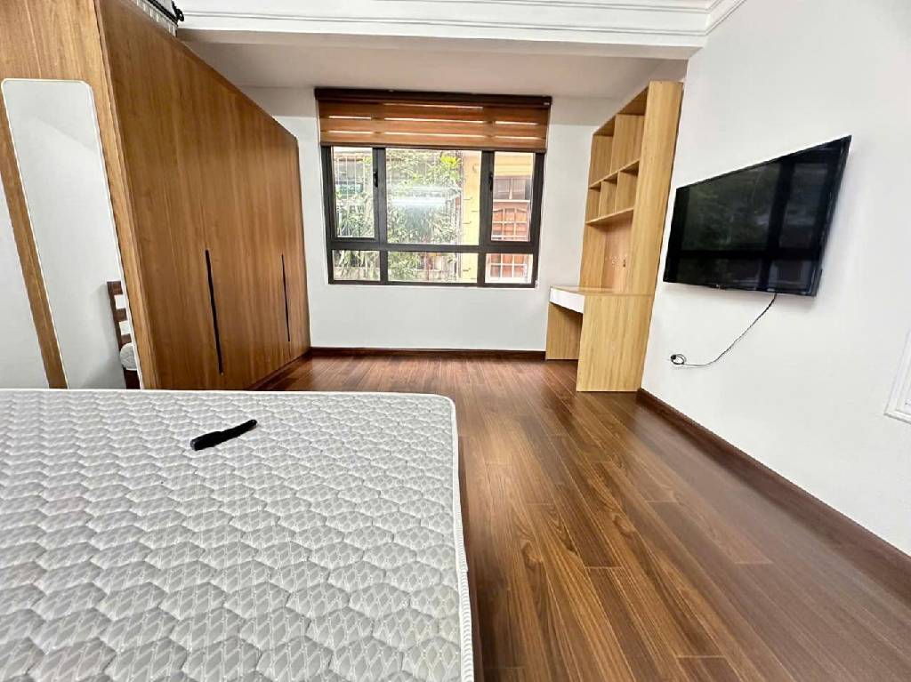 Bán nhà Nguyễn Trãi - diện tích 49m2 5 tầng - Lô góc, nở hậu - giá 9,5 tỷ