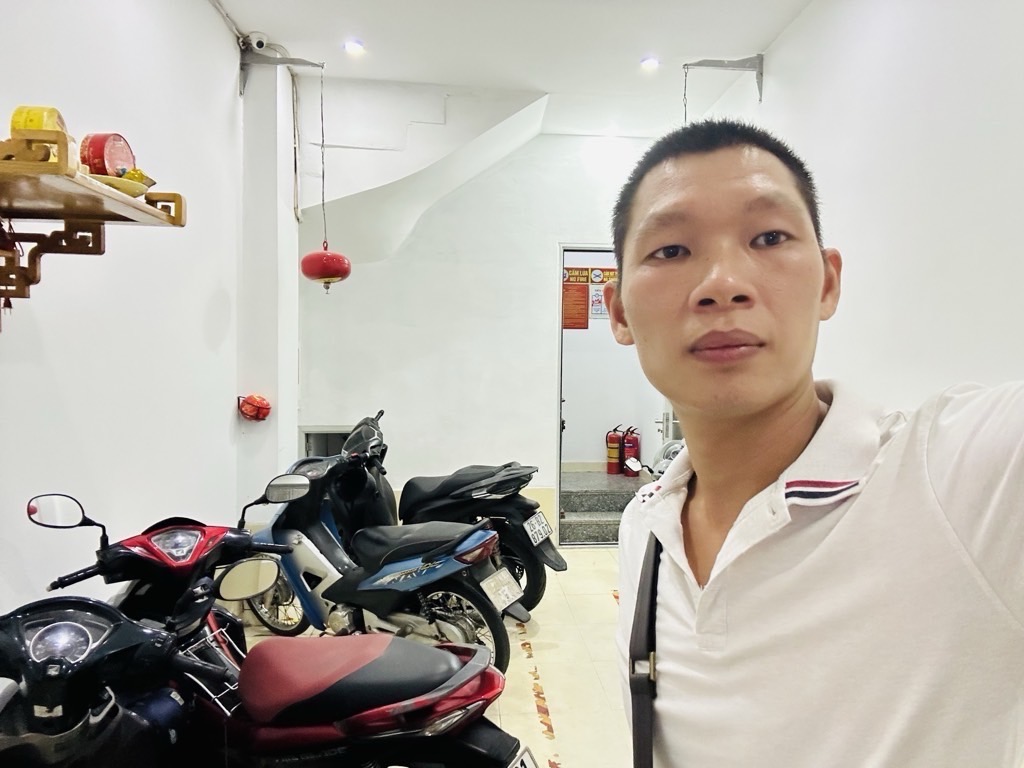 Bán nhà Nguyễn Văn Trỗi - diện tích 55.3m2 5 tầng - Ô tô dừng đỗ cách nhà ba bước chân - giá 15,8 tỷ