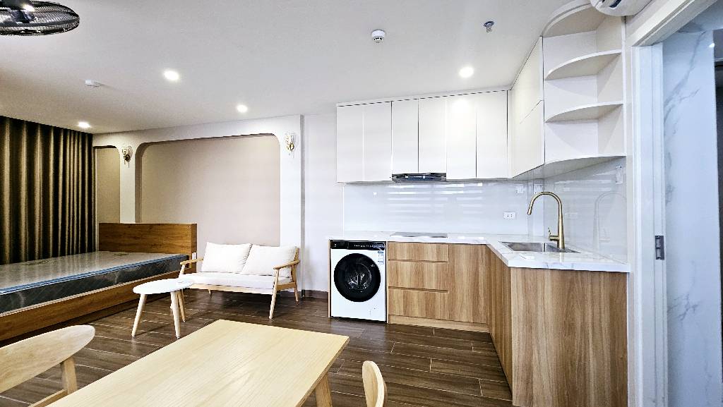 Bán nhà Tạ Quang Bửu - 34m2 7 tầng - lô góc, ô tô tránh, thang máy nhập - giá 18,9 tỷ
