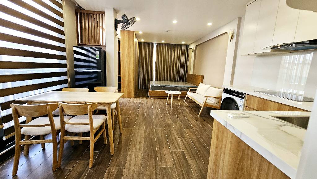 Bán nhà Tạ Quang Bửu - 34m2 7 tầng - lô góc, ô tô tránh, thang máy nhập - giá 18,9 tỷ