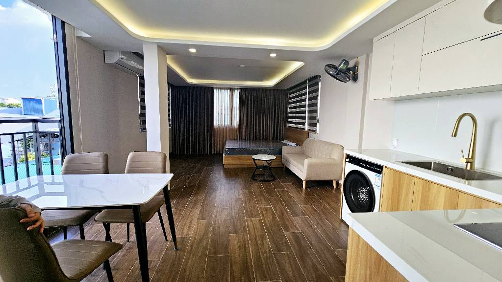 Bán nhà Tạ Quang Bửu - 34m2 7 tầng - lô góc, ô tô tránh, thang máy nhập - giá 18,9 tỷ