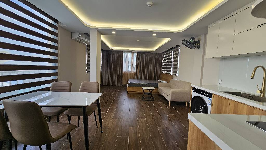 Bán nhà Tạ Quang Bửu - 34m2 7 tầng - lô góc, ô tô tránh, thang máy nhập - giá 18,9 tỷ