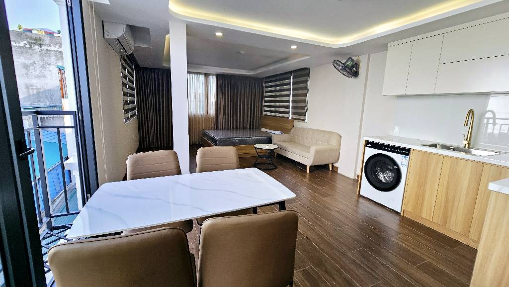 Bán nhà Tạ Quang Bửu - 34m2 7 tầng - lô góc, ô tô tránh, thang máy nhập - giá 18,9 tỷ
