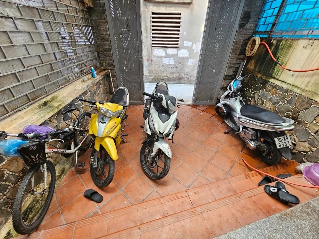 Bán nhà Khương Đình - diện tích 102m2 4 tầng - Mặt tiền rộng - giá 19 tỷ