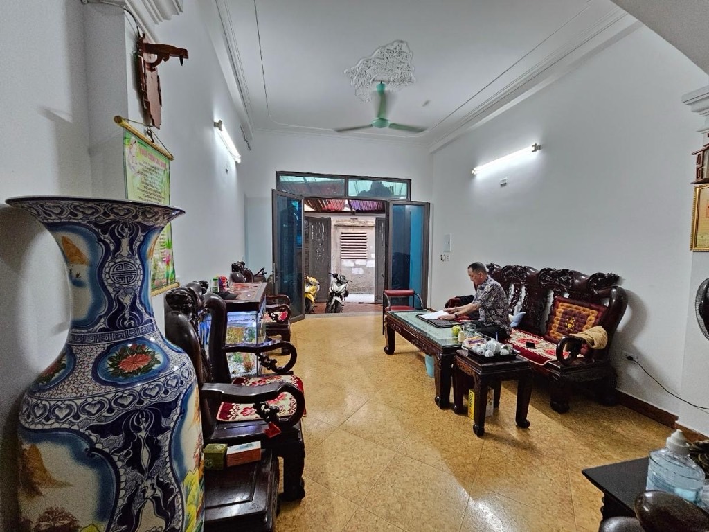 Bán nhà Khương Đình - diện tích 102m2 4 tầng - Mặt tiền rộng - giá 19 tỷ