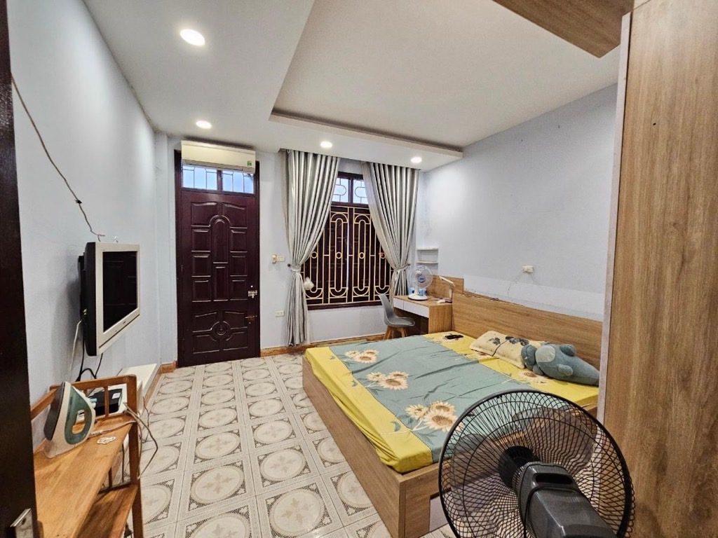 Bán nhà Khương Đình - diện tích 102m2 4 tầng - Mặt tiền rộng - giá 19 tỷ