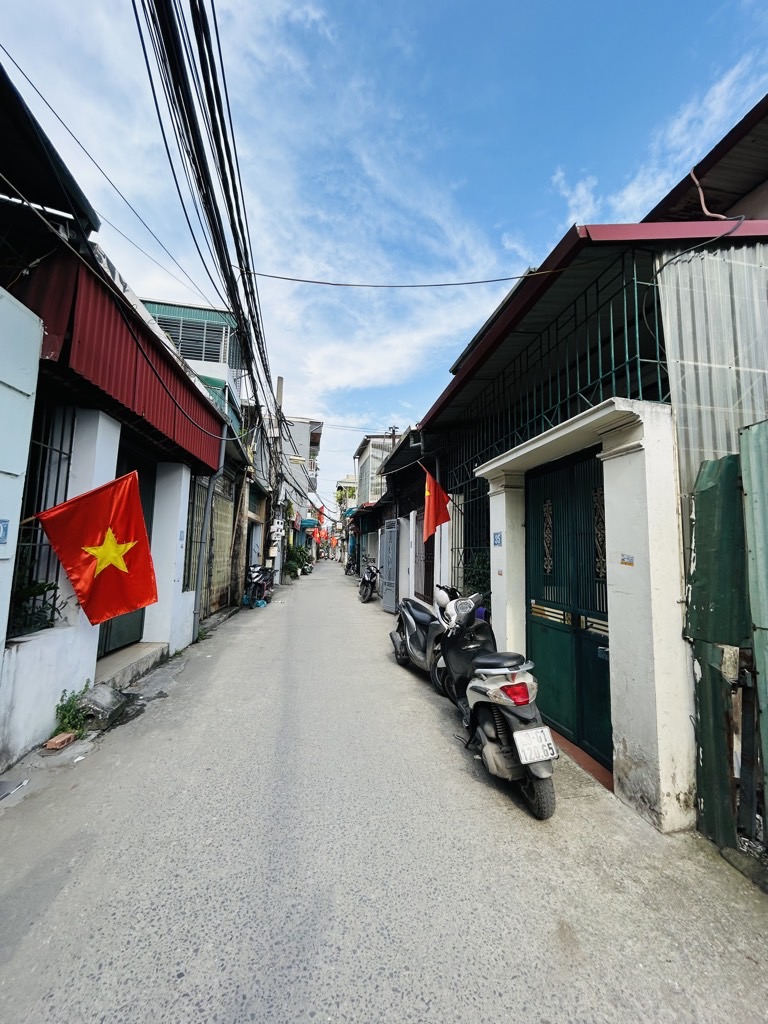 Bán nhà Giải Phóng - diện tích 60m2 2 tầng - Ngõ thông kinh doanh - giá 2,9 tỷ