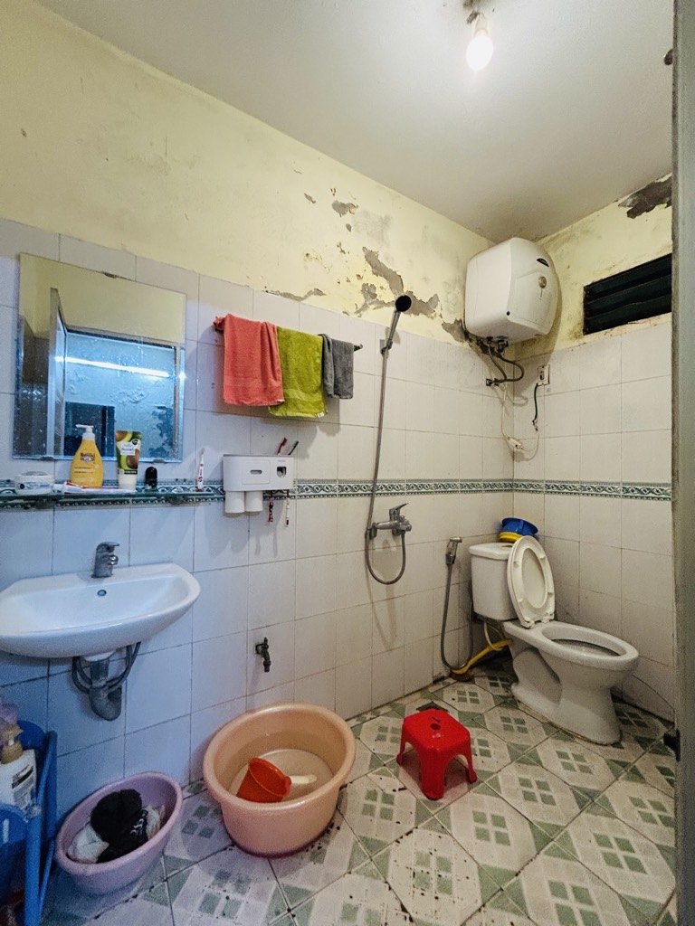 Bán nhà Giải Phóng - diện tích 60m2 2 tầng - Ngõ thông kinh doanh - giá 2,9 tỷ