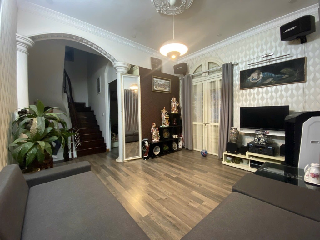 Bán nhà Khương Trung - diện tích 32m2 4 tầng - Ô tô đỗ cửa - giá 7,9 tỷ