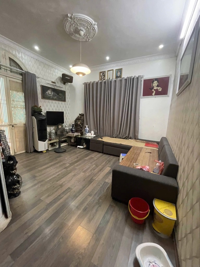 Bán nhà Khương Trung - diện tích 32m2 4 tầng - Ô tô đỗ cửa - giá 7,9 tỷ