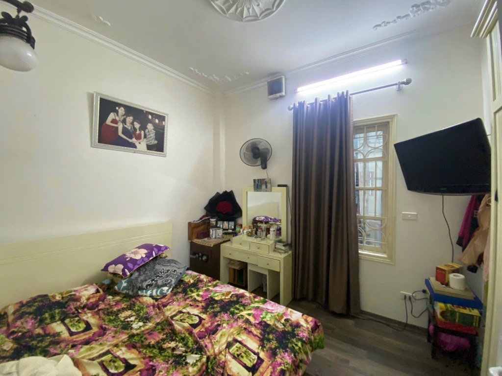 Bán nhà Khương Trung - diện tích 32m2 4 tầng - Ô tô đỗ cửa - giá 7,9 tỷ