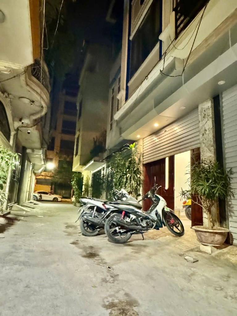 Bán nhà Lãng Yên - diện tích 60m2 4 tầng - ô tô tránh - giá 19,6 tỷ