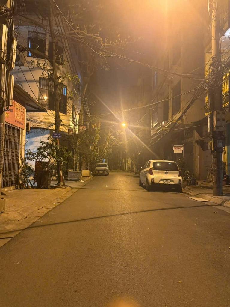 Bán nhà Lãng Yên - diện tích 60m2 4 tầng - ô tô tránh - giá 19,6 tỷ