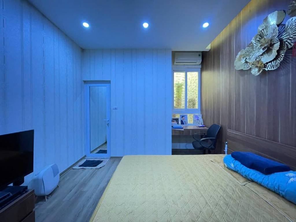 Bán nhà Lãng Yên - diện tích 60m2 4 tầng - ô tô tránh - giá 19,6 tỷ