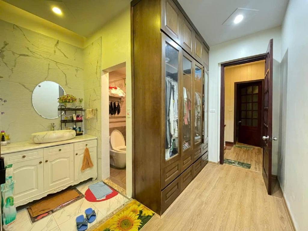 Bán nhà Lãng Yên - diện tích 60m2 4 tầng - ô tô tránh - giá 19,6 tỷ