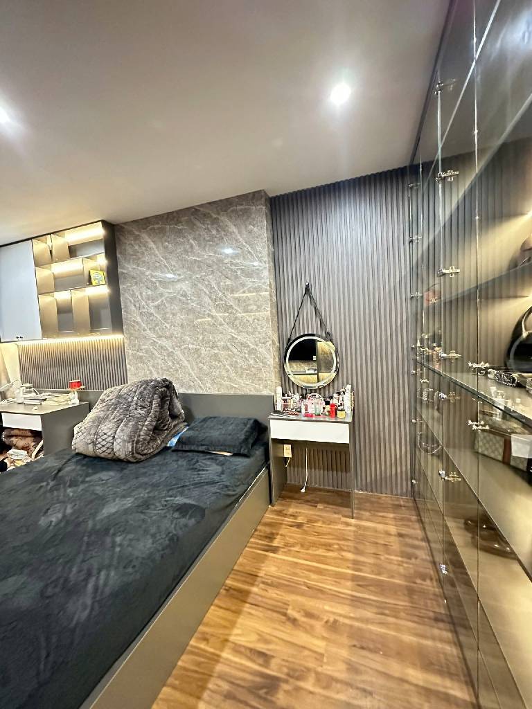 Bán nhà Quan Nhân - diện tích 44m2 6 tầng - Nhà đẹp ở ngay - giá 11,8 tỷ