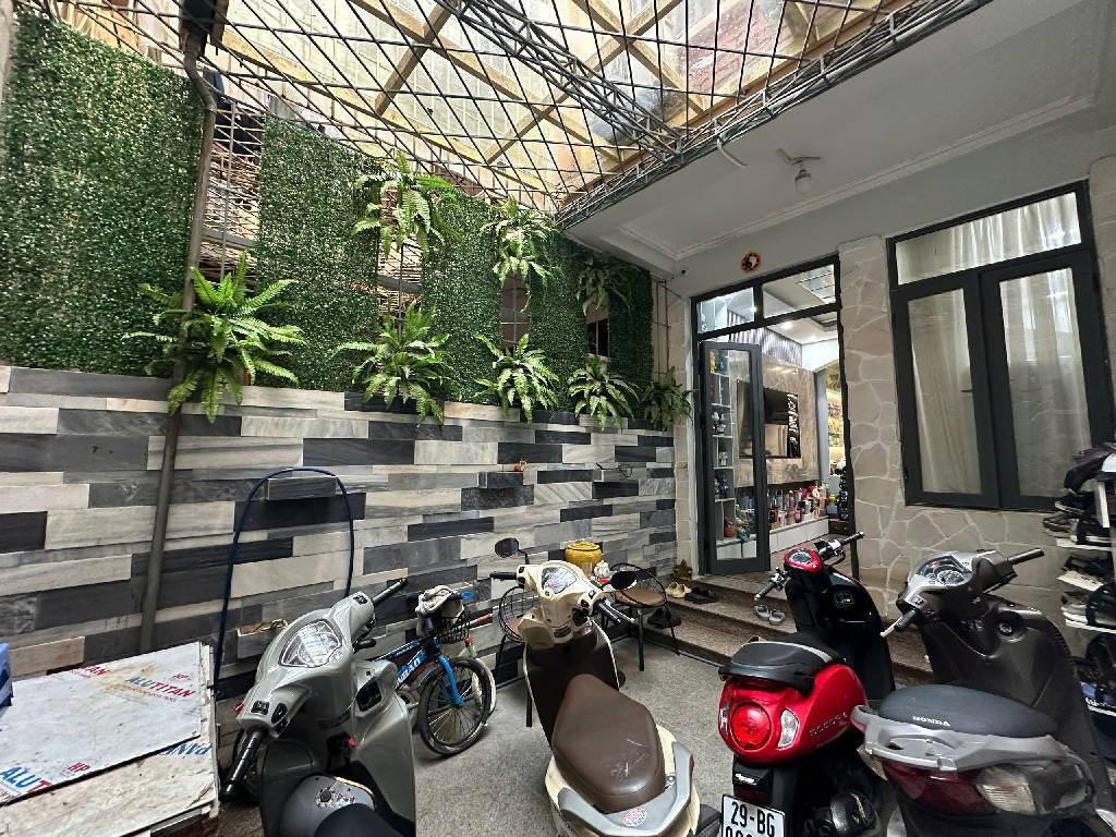 Bán nhà Quan Nhân - diện tích 44m2 6 tầng - Nhà đẹp ở ngay - giá 11,8 tỷ