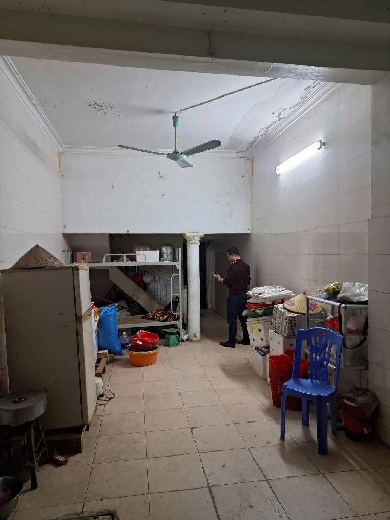 Bán nhà Hoàng Cầu - 49m2 4 tầng - ô tô tránh, nở hậu, sát công viên - giá 14,5 tỷ