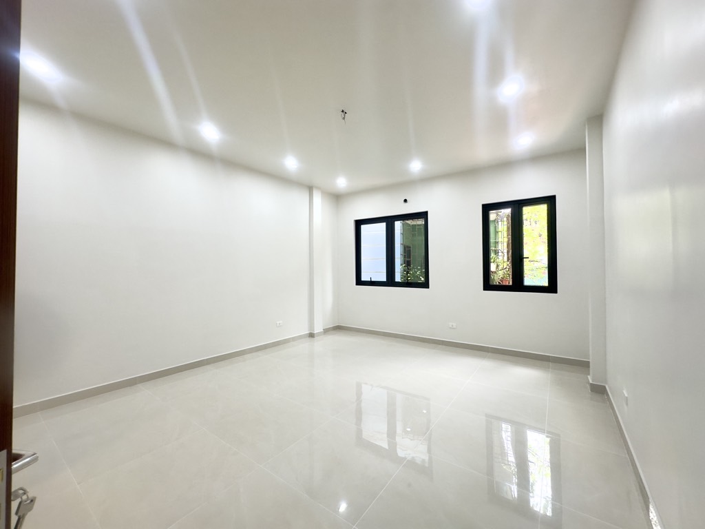 NHÀ MỚI ĐẸP - NGÕ Ô TÔ - SÁT PHỐ TÔN ĐỨC THẮNG - THANG MÁY - KINH DOANH - 15.9 TỶ