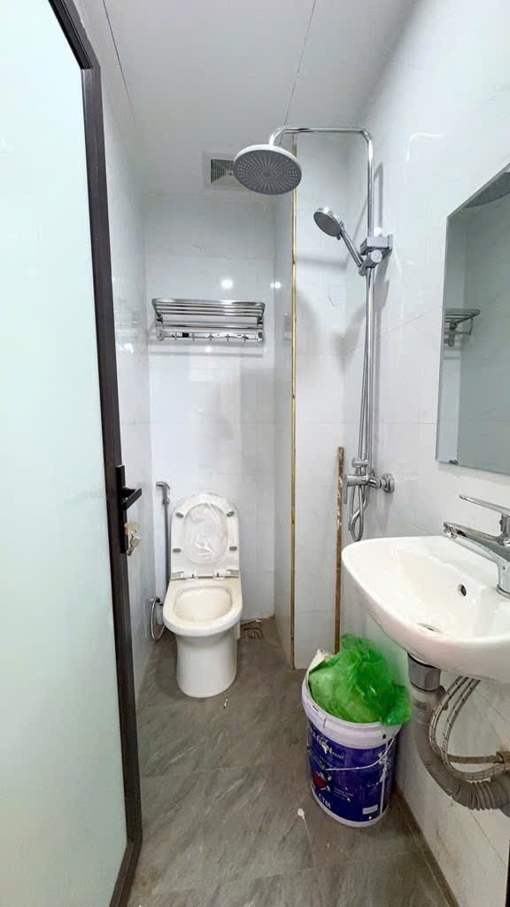 Bán nhà Thanh Nhàn - diện tích 24,7m2 4 tầng - Nhà mới kính kong, ngõ nông gần phố - giá 5,95 tỷ